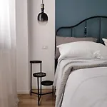 Nine And Three Quarters - Unique Design