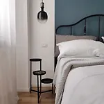Nine And Three Quarters - Unique Design 4*