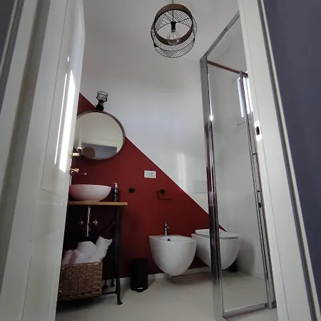 Nine And Three Quarters - Unique Design 4* Болонья